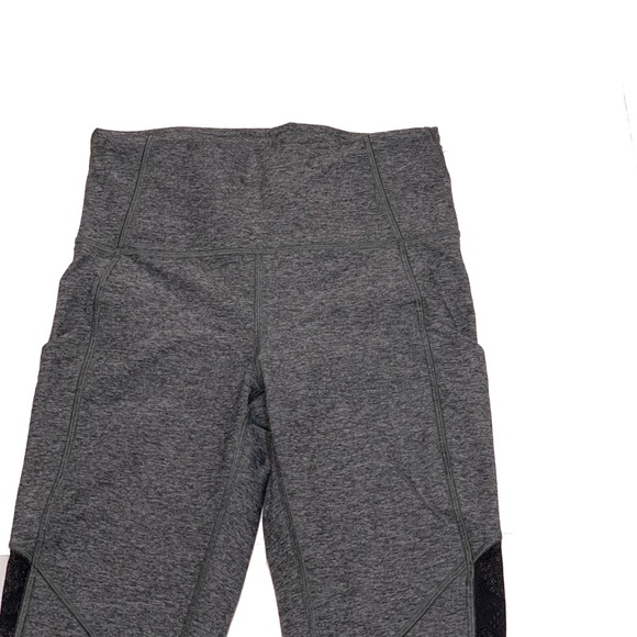 6 / Lululemon Crop - Picture 2 of 6